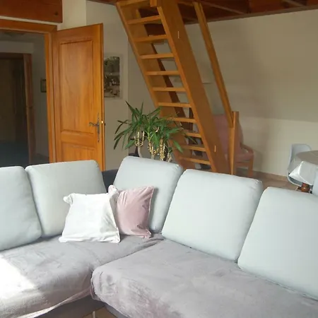 Le A L'ombre Du Tilleul *