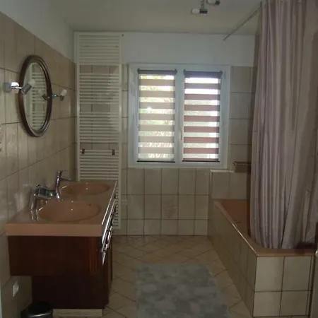 Le A L'ombre Du Tilleul 펜션 *