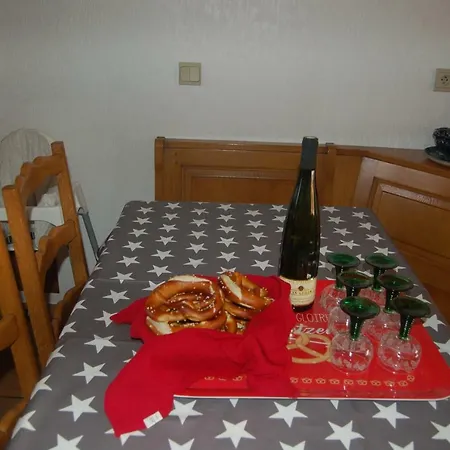 Le A L'ombre Du Tilleul 펜션 Obersaasheim