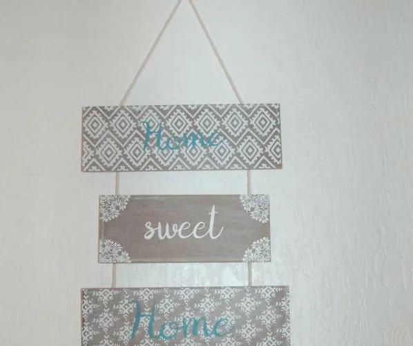 Le A L'ombre Du Tilleul