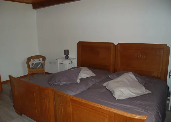 Le A L'ombre Du Tilleul *